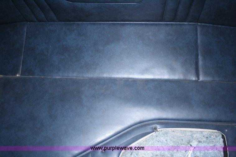 image for item G5532 1998 Mack CH613 semi truck