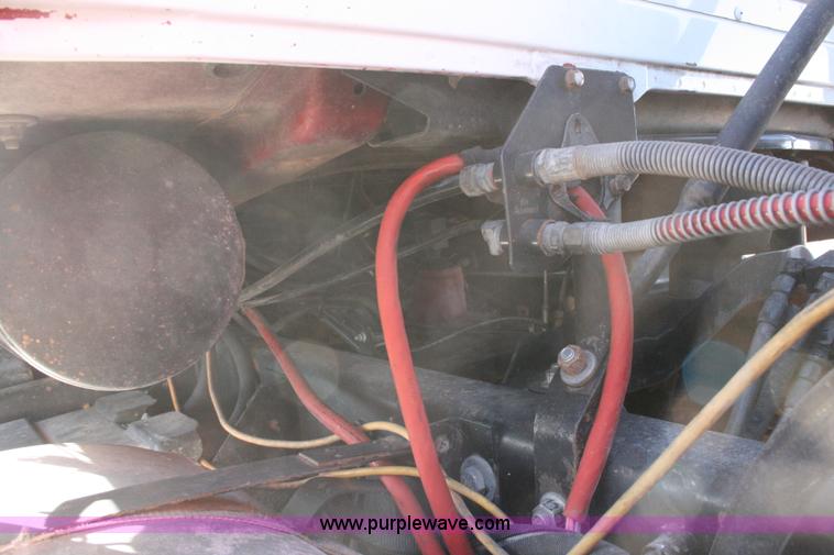 image for item G5533 1997 Mack F243 semi truck