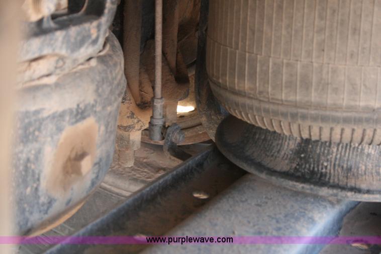 image for item G5533 1997 Mack F243 semi truck