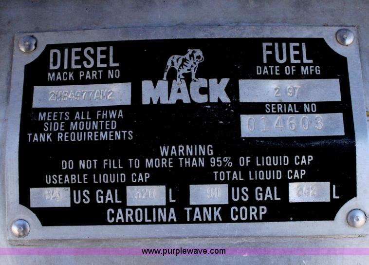 image for item G5533 1997 Mack F243 semi truck