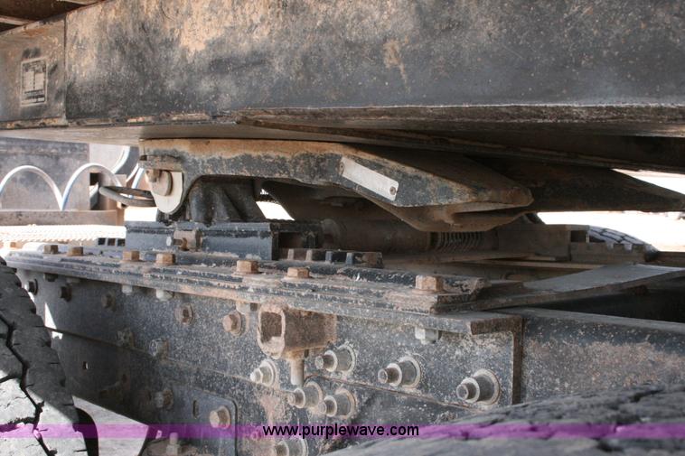 image for item G5533 1997 Mack F243 semi truck