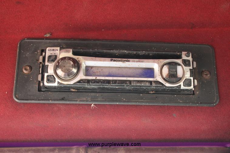 image for item G5533 1997 Mack F243 semi truck