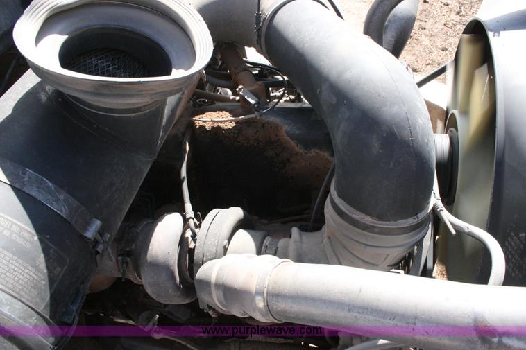 image for item G5533 1997 Mack F243 semi truck