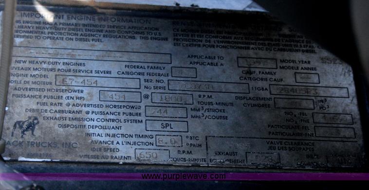 image for item G5533 1997 Mack F243 semi truck