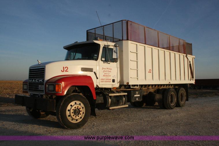 image for item G5534 1990 Mack CH613 dump truck