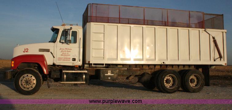 image for item G5534 1990 Mack CH613 dump truck