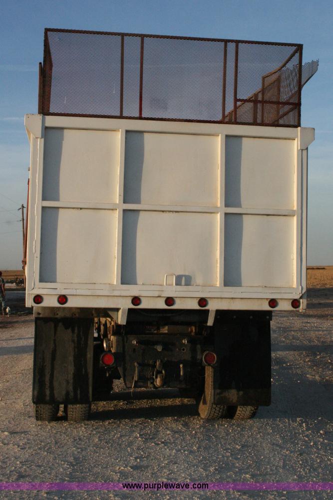 image for item G5534 1990 Mack CH613 dump truck