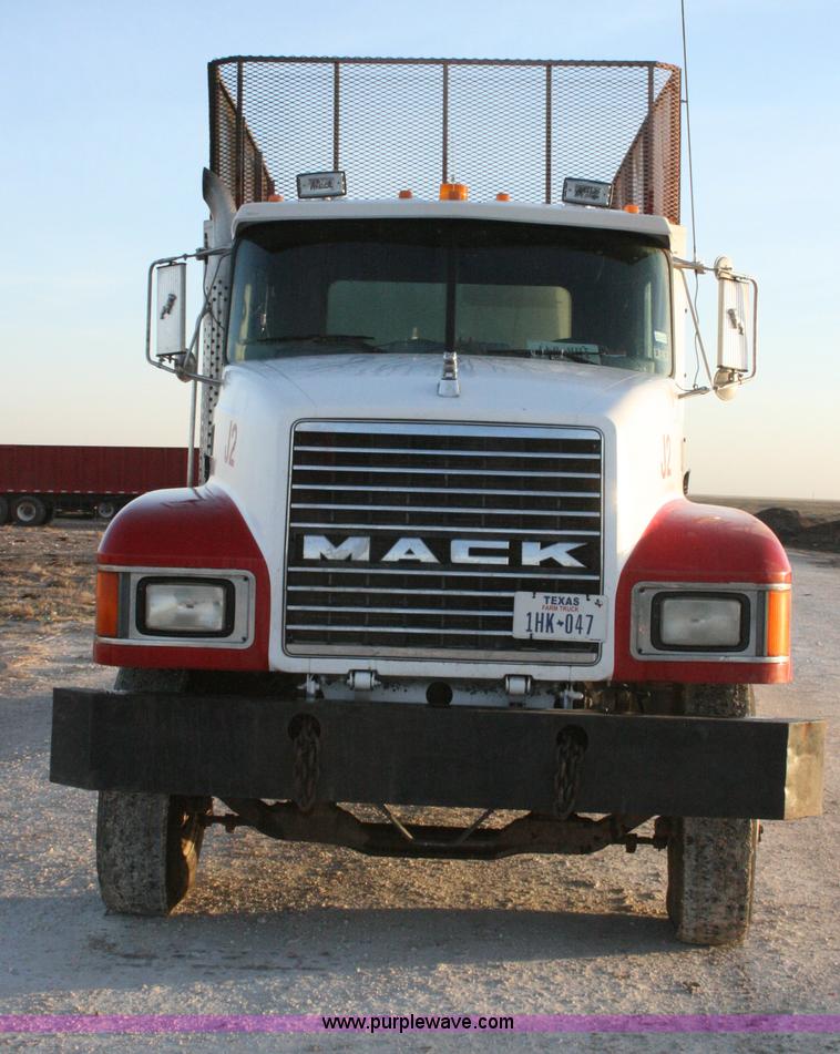 image for item G5534 1990 Mack CH613 dump truck