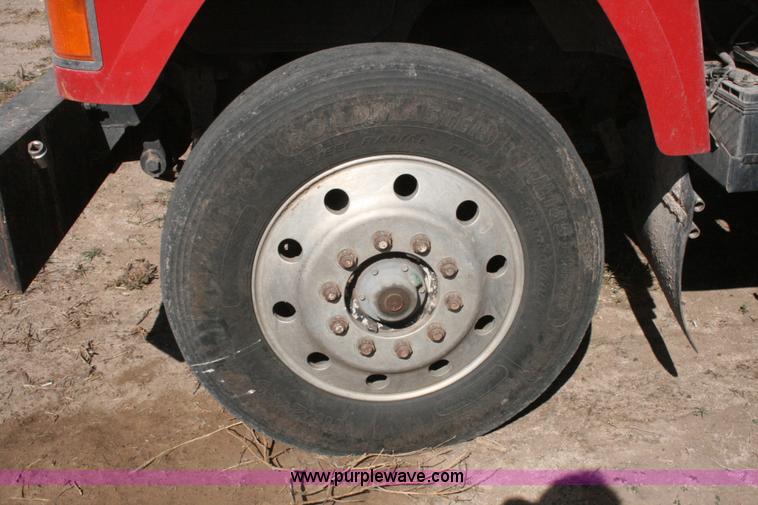 image for item G5534 1990 Mack CH613 dump truck