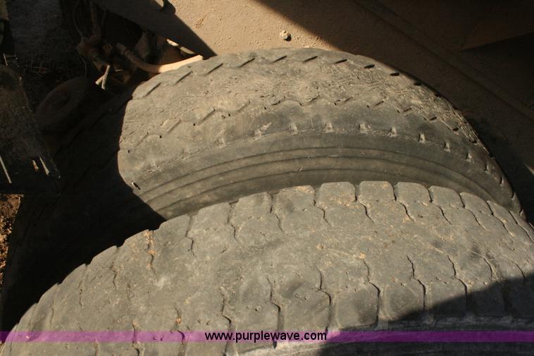 image for item G5534 1990 Mack CH613 dump truck