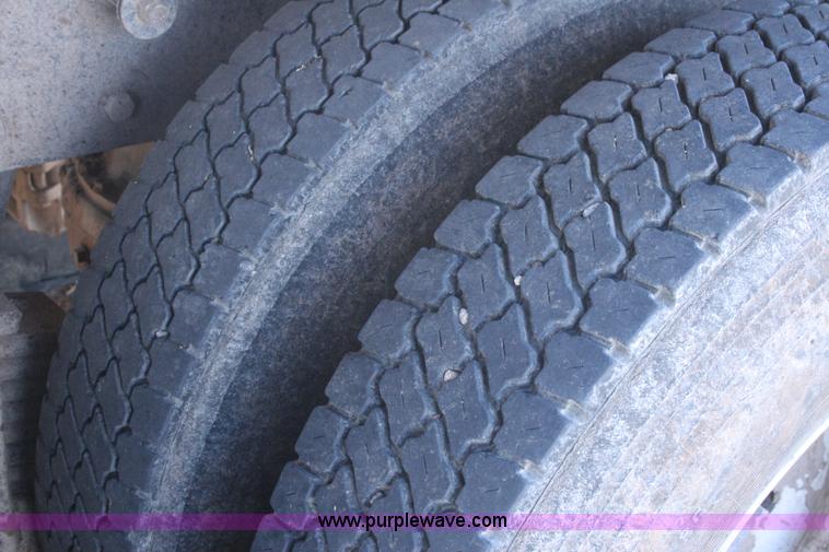 image for item G5534 1990 Mack CH613 dump truck