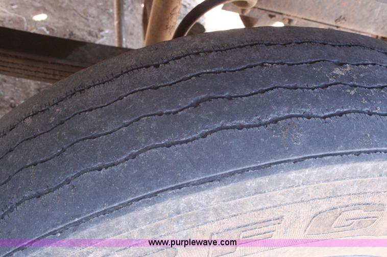 image for item G5534 1990 Mack CH613 dump truck