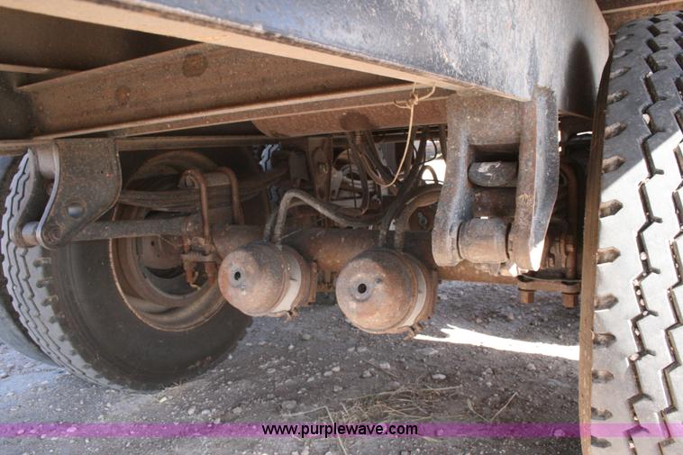 image for item G5534 1990 Mack CH613 dump truck