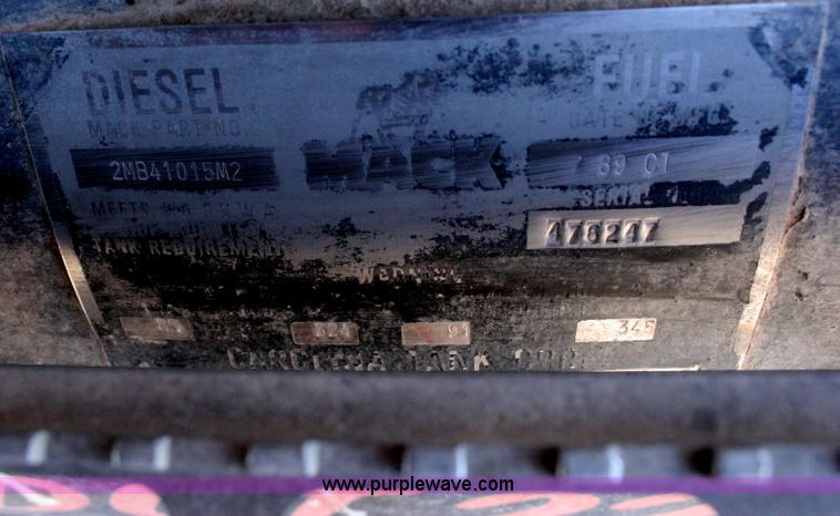 image for item G5534 1990 Mack CH613 dump truck