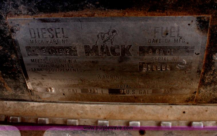 image for item G5534 1990 Mack CH613 dump truck