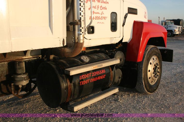 image for item G5534 1990 Mack CH613 dump truck