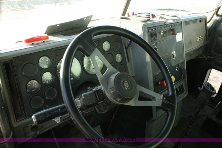 image for item G5534 1990 Mack CH613 dump truck