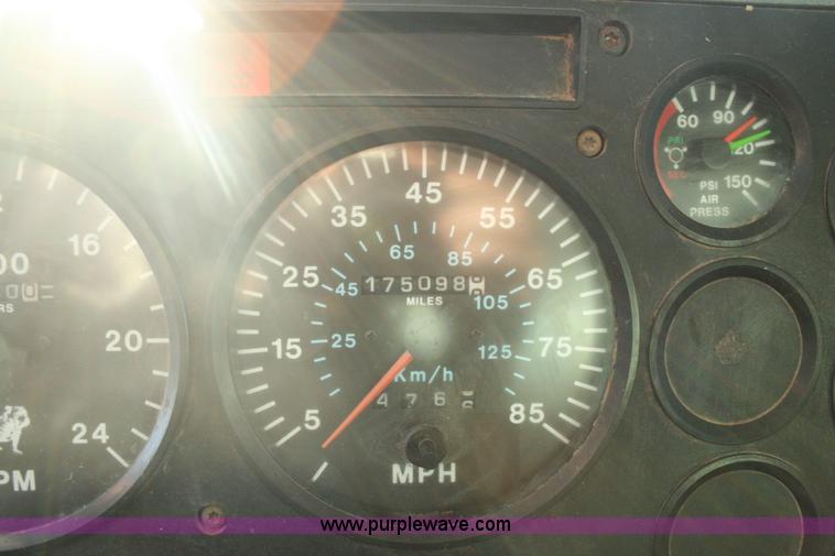 image for item G5534 1990 Mack CH613 dump truck