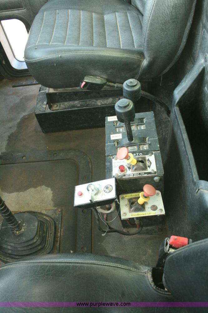 image for item G5534 1990 Mack CH613 dump truck