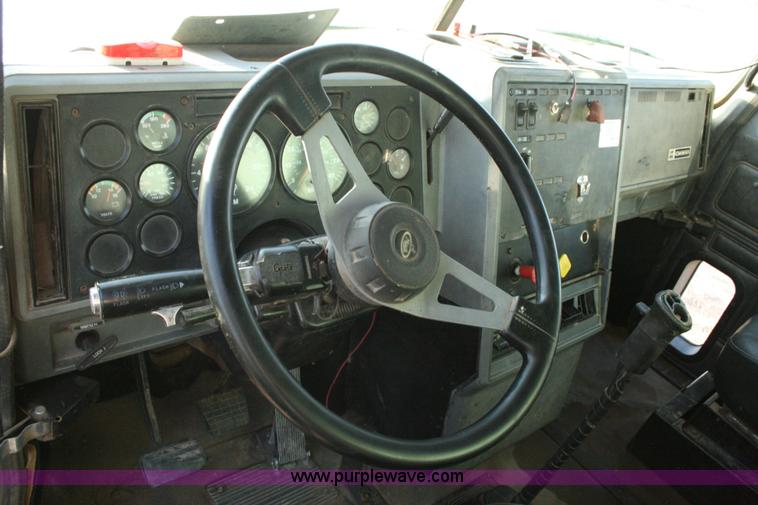 image for item G5534 1990 Mack CH613 dump truck