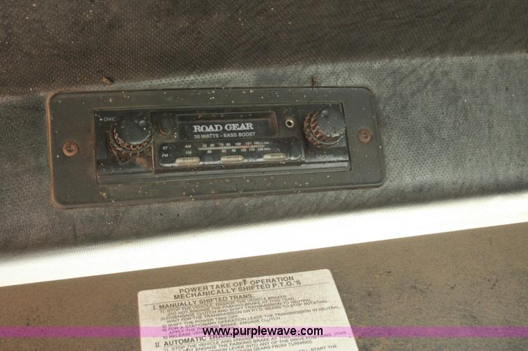 image for item G5534 1990 Mack CH613 dump truck