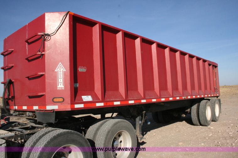 image for item G5538 2000 Aeroswint dump silage trailer