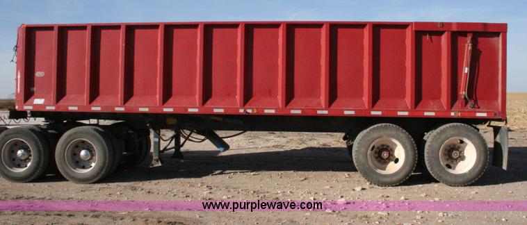 image for item G5538 2000 Aeroswint dump silage trailer
