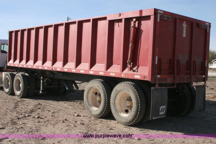 image for item G5538 2000 Aeroswint dump silage trailer