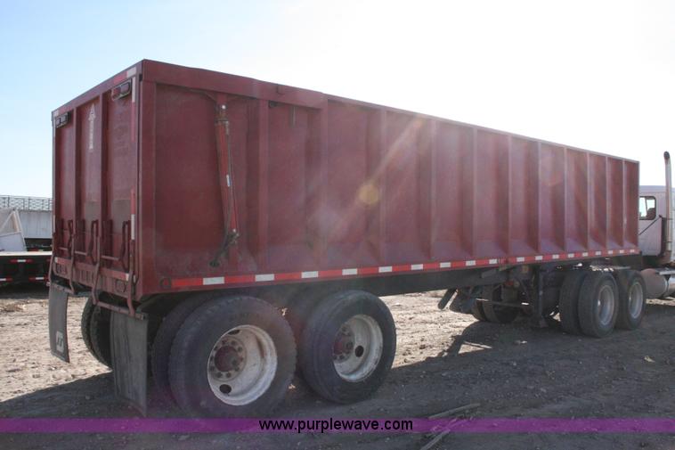 image for item G5538 2000 Aeroswint dump silage trailer