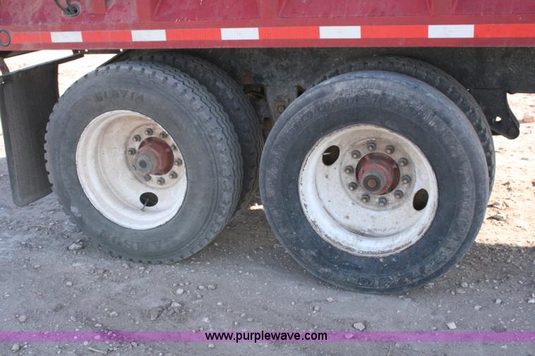 image for item G5538 2000 Aeroswint dump silage trailer