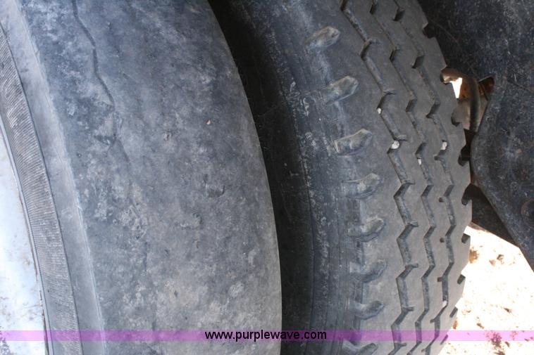 image for item G5538 2000 Aeroswint dump silage trailer