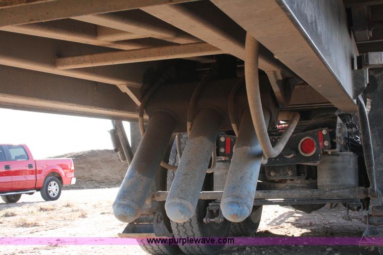 image for item G5538 2000 Aeroswint dump silage trailer