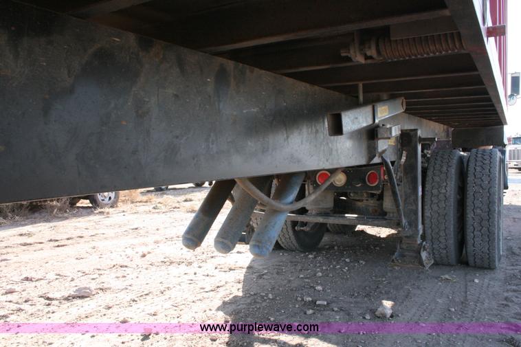 image for item G5538 2000 Aeroswint dump silage trailer