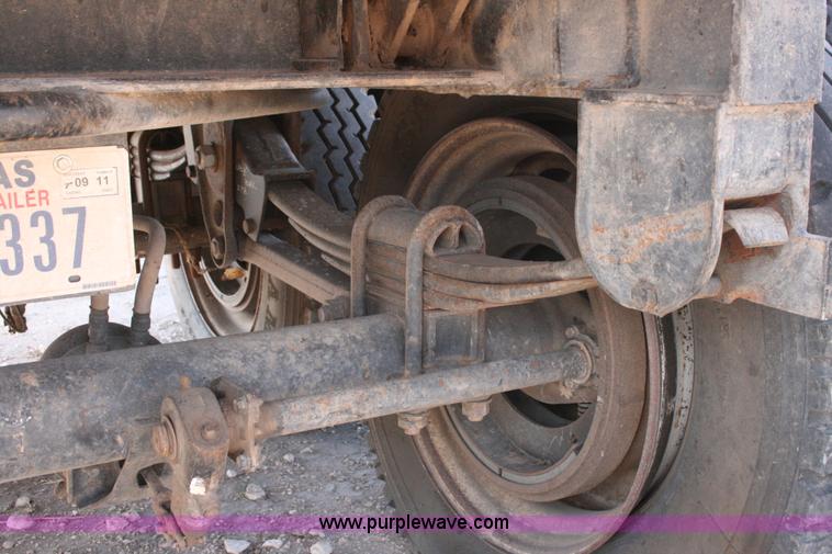 image for item G5538 2000 Aeroswint dump silage trailer