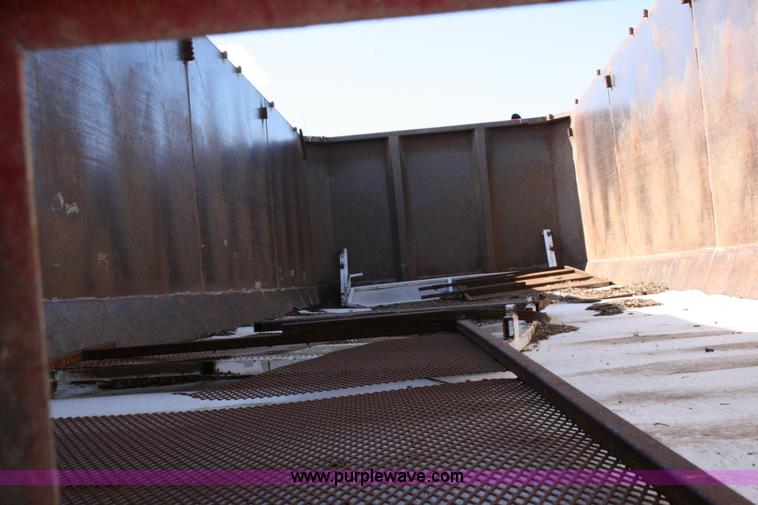 image for item G5538 2000 Aeroswint dump silage trailer