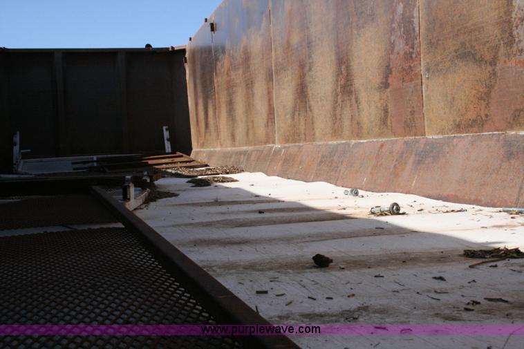 image for item G5538 2000 Aeroswint dump silage trailer