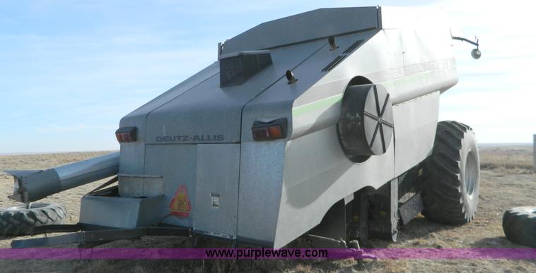 image for item G7582 1989 AGCO Gleaner R70 combine