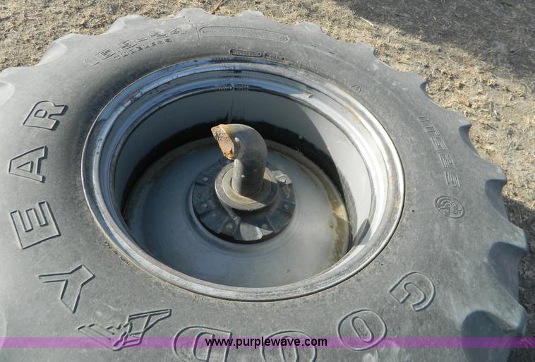 image for item G7582 1989 AGCO Gleaner R70 combine