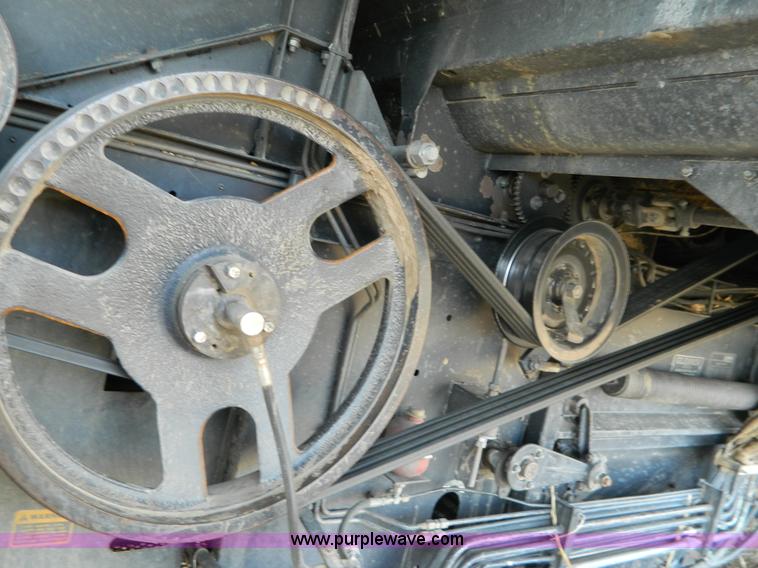 image for item G7582 1989 AGCO Gleaner R70 combine