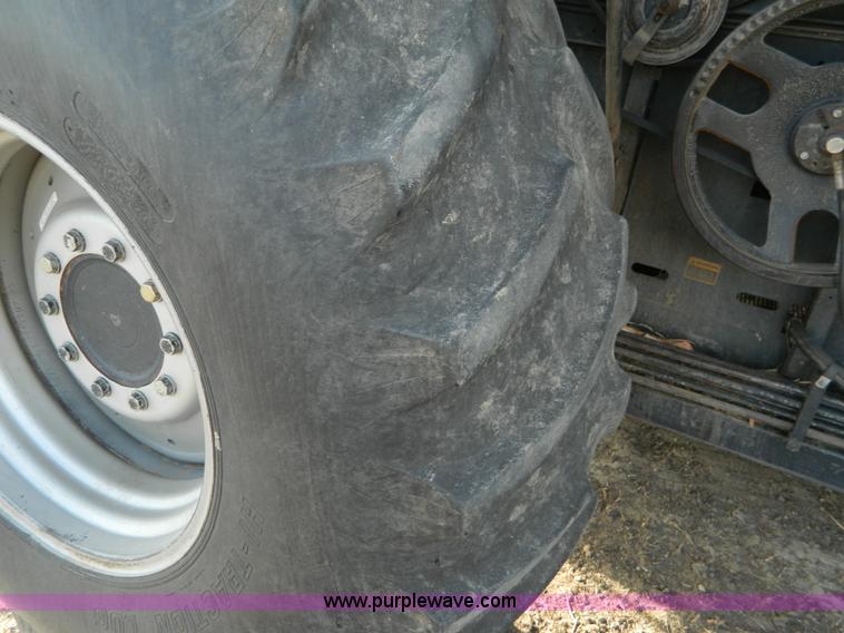 image for item G7582 1989 AGCO Gleaner R70 combine