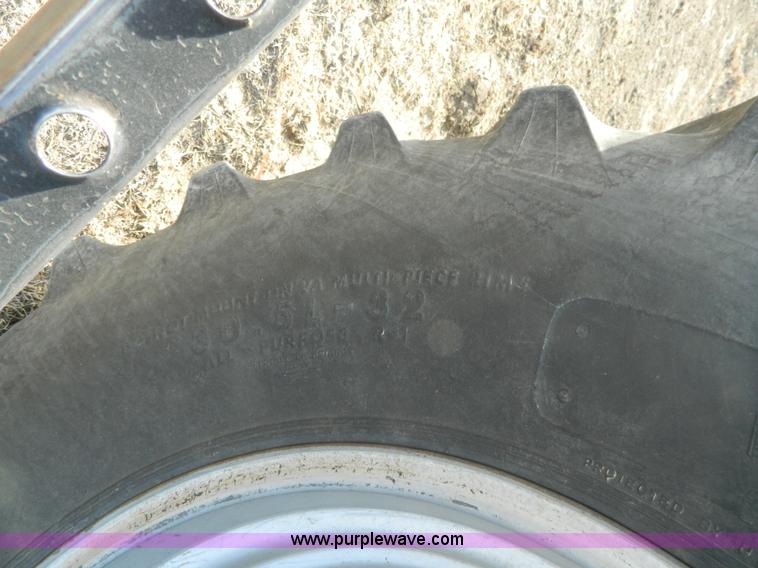 image for item G7582 1989 AGCO Gleaner R70 combine