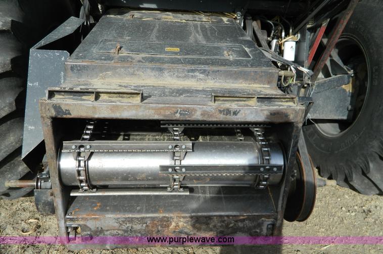 image for item G7582 1989 AGCO Gleaner R70 combine