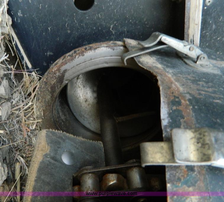 image for item G7582 1989 AGCO Gleaner R70 combine