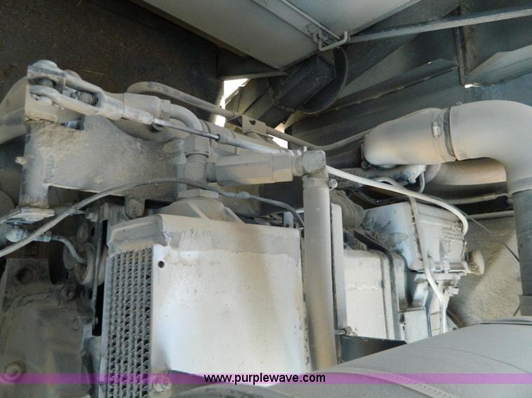 image for item G7582 1989 AGCO Gleaner R70 combine