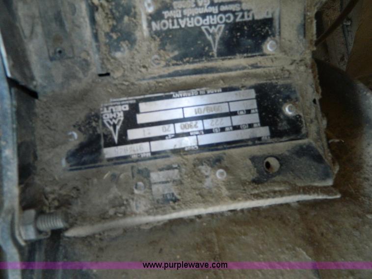 image for item G7582 1989 AGCO Gleaner R70 combine