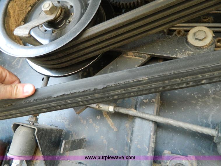 image for item G7582 1989 AGCO Gleaner R70 combine