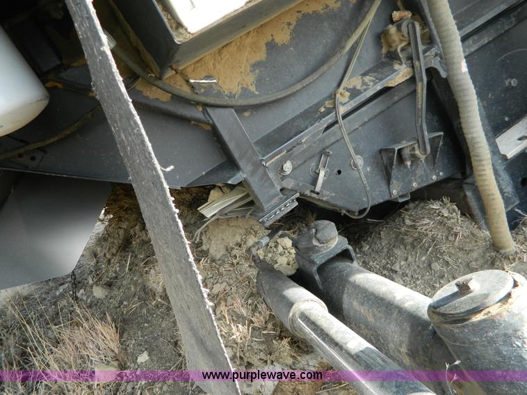 image for item G7582 1989 AGCO Gleaner R70 combine