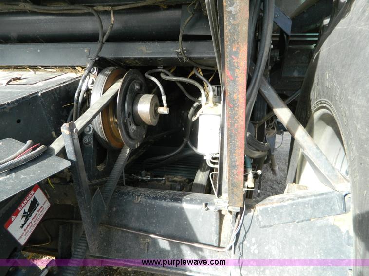 image for item G7582 1989 AGCO Gleaner R70 combine