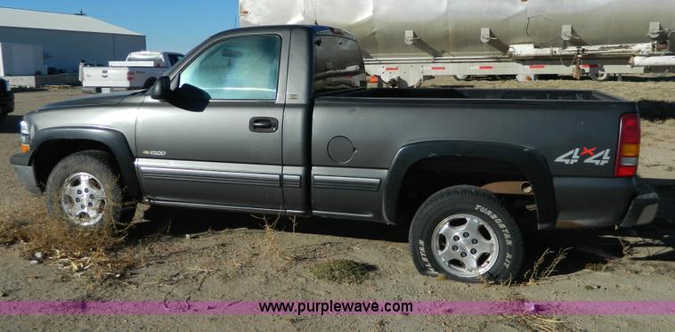image for item G7623 2000 Chevrolet Silverado K1500 LS pickup truck