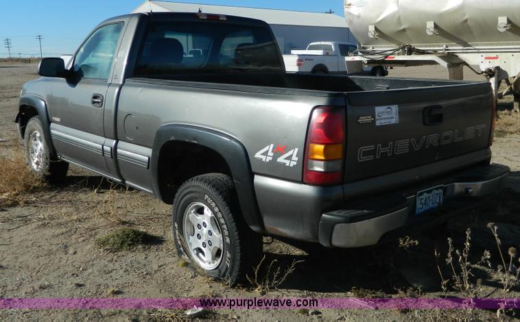 image for item G7623 2000 Chevrolet Silverado K1500 LS pickup truck